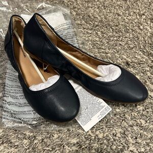 Elegant Dark Navy Women's Flats